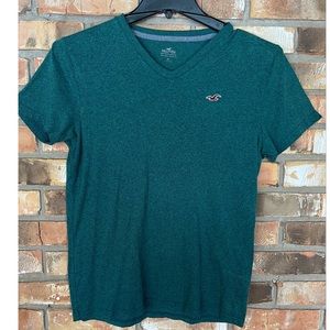 Hollister Men’s Green V-Neck Short Sleeve Tee Size Medium